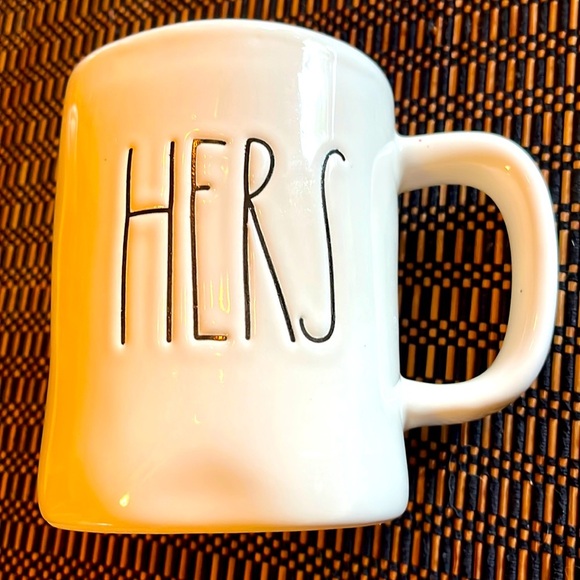 Rae Dunn Hers large mug - Picture 1 of 5